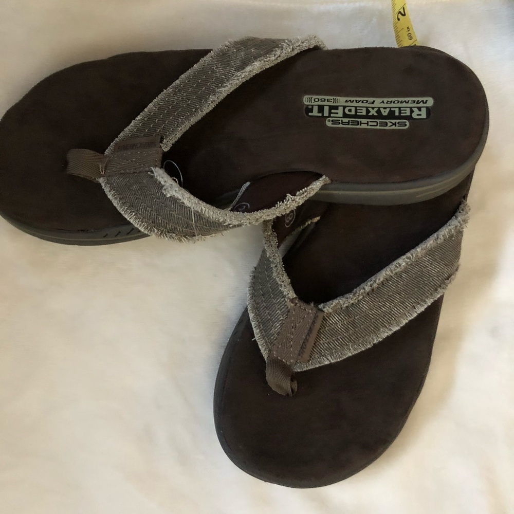 Tommy Bahama Relaxed Flip Flop Sandals